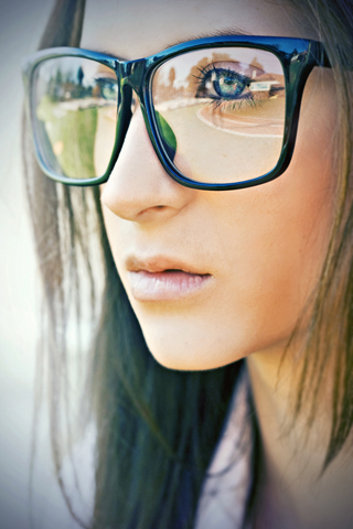 © Caitlin Worthington