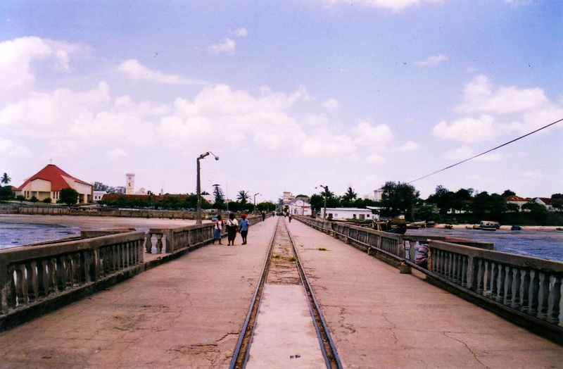 09 Road Tripping Mozambique