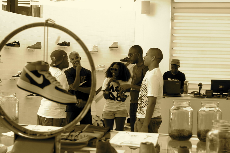 2Dj's, a BiBoxer, Drummer and a Singer.