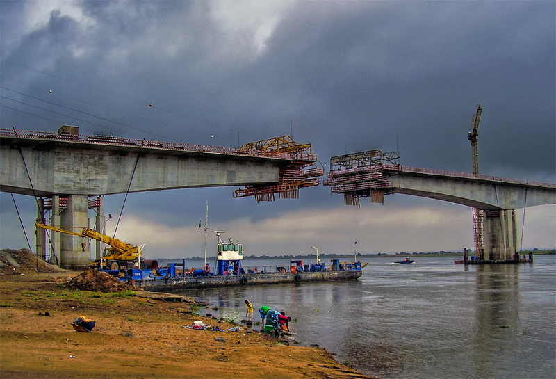 The construction of the Zambezi River bridge