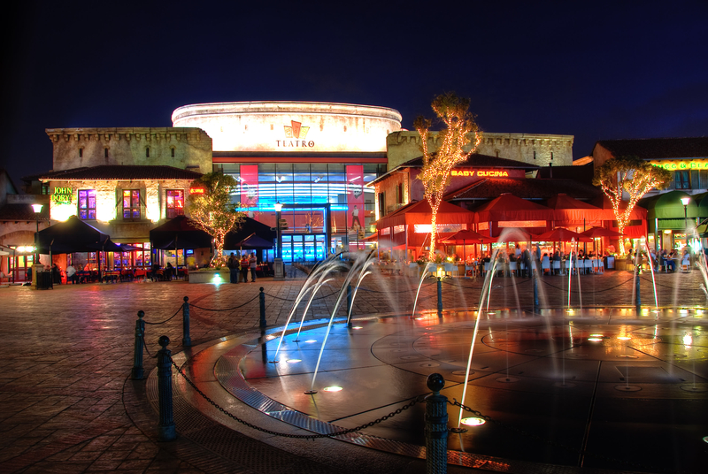 Dancing fountains on the Piazza