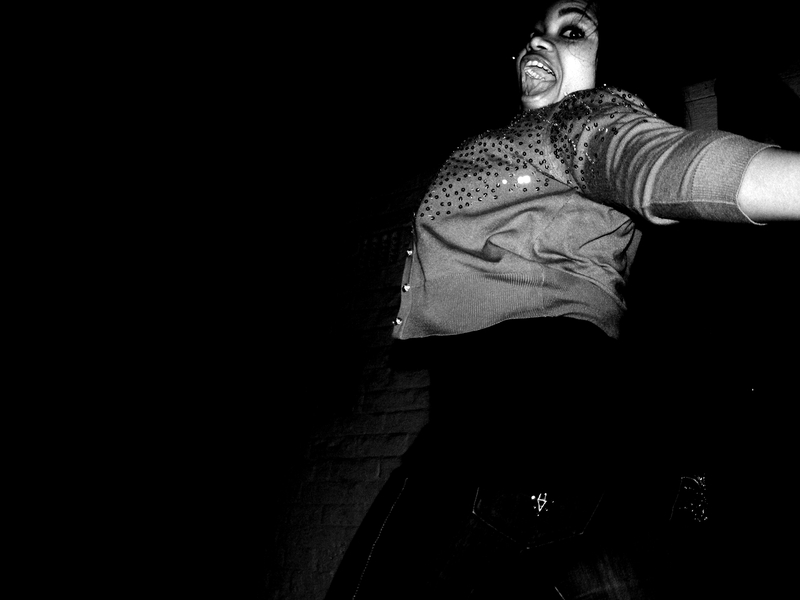 ROUNDING UP THE B&W THEME WITH JOY