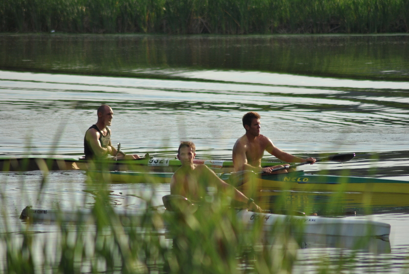 Morning paddle...........spotted crouching in the reeds....!
