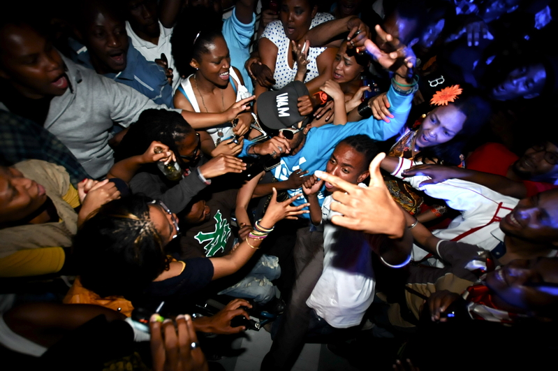 Ayo Im trying Make these Niggas Go Bonkers....