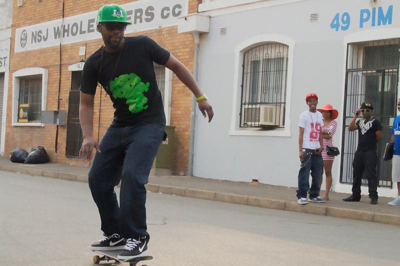 Hangin wif Bongz,Cook and Mail Man