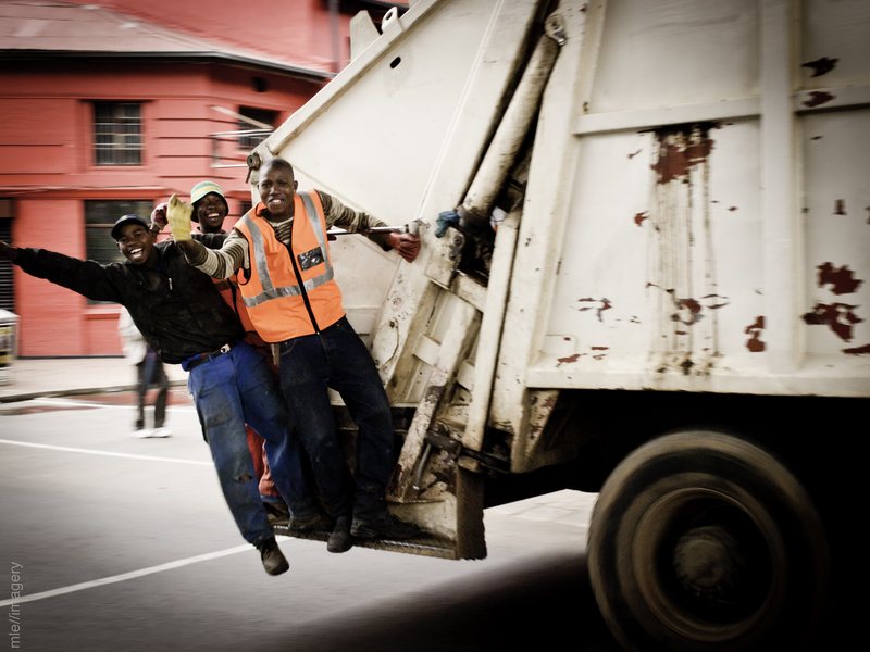 TTTTTAAAAKKKEEEEEE OOOOUURRRRRRR PHHHOOOOTTTOOOOOOOOOOOooooooo......