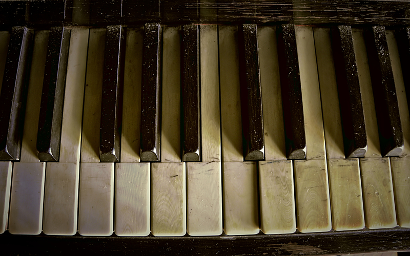 a old piano