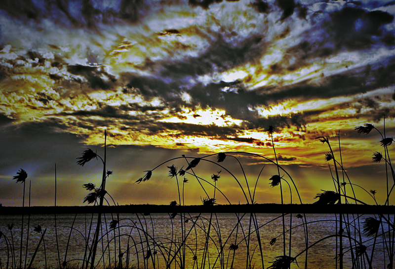 The brightness of the sun's rays The reflected light from the sun They are ancient phenomena Dazzle that does not imply