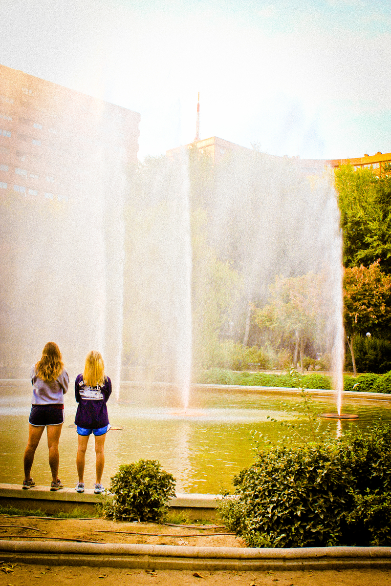 Fountain gazers