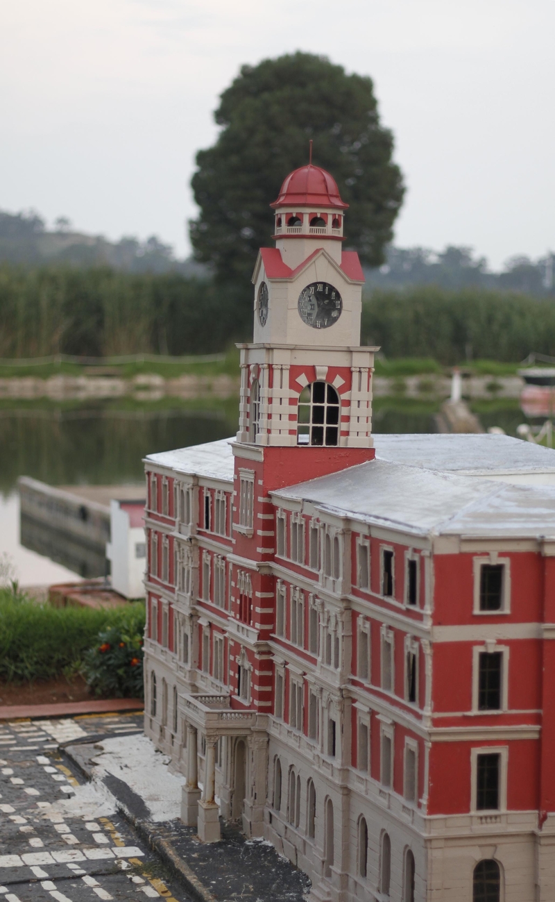 No One Lives Here, Anymore