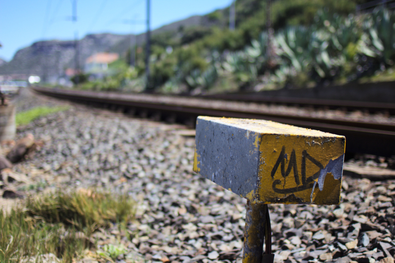 Graff on the train tracks