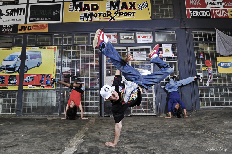 Mad Max Garage - City Dancers