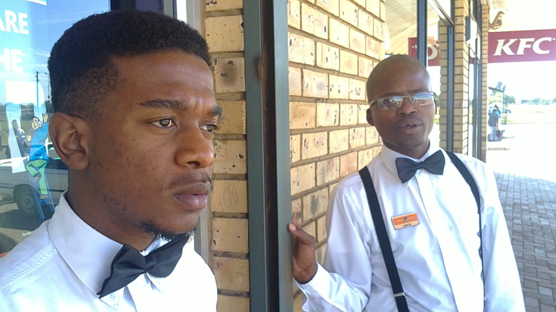 Simon be Joshua Door