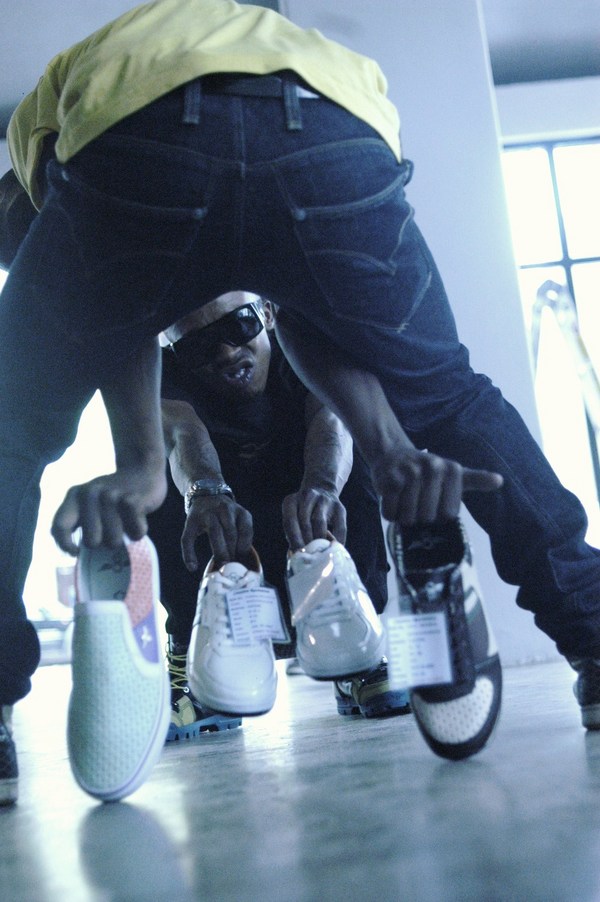 Sneaker freaker (II)