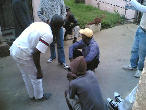 Look left, Look Right, Everybody Odlala madice