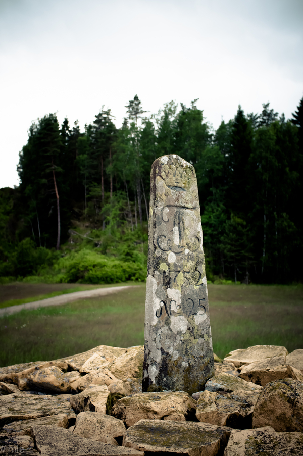 Border stone